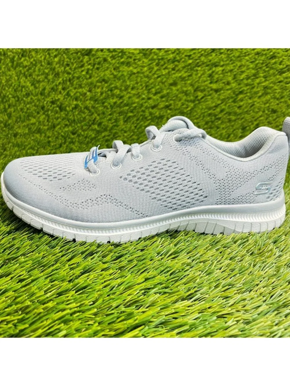 Skechers please review